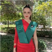 Profesora titulada en Educación Primaria con experiencia en el sector.